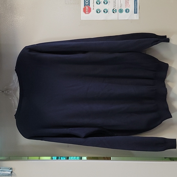 mens large navy blue with "R" v neck sweater - Picture 4 of 4